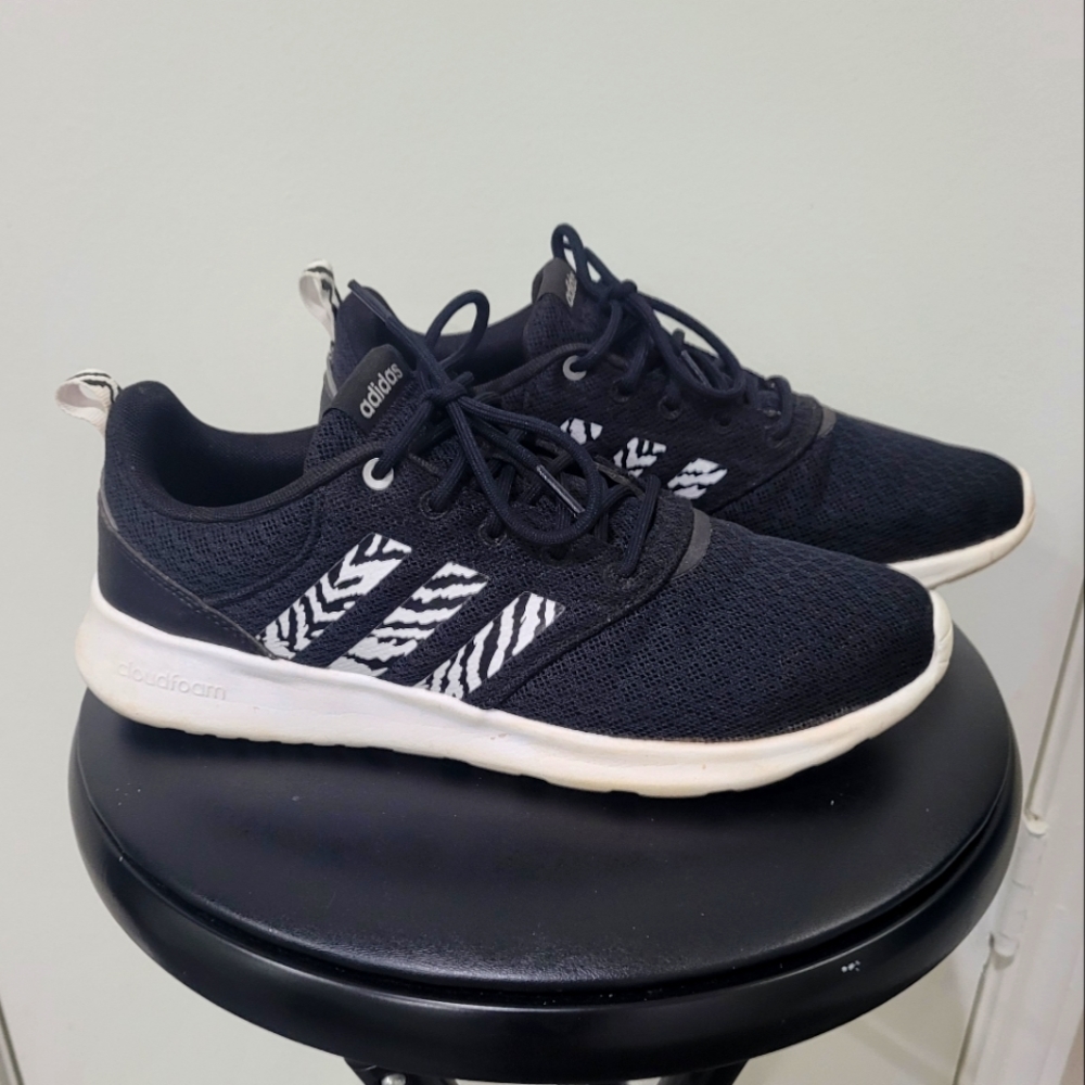 Womens Adidas QT Racer 2.0 shoes, sz 8.5